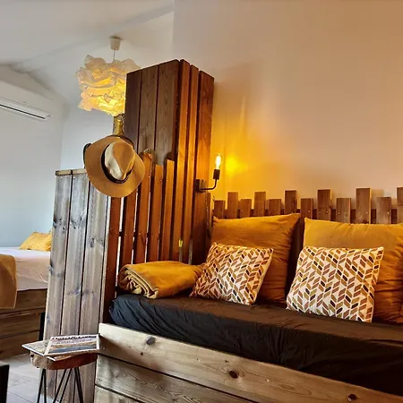 Fianca L'osso De Charme Et Insolite Bed and Breakfast 3*